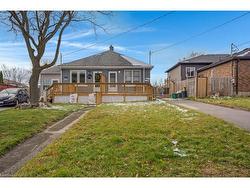 844 Stirling Avenue S Kitchener, ON N2M 3K3