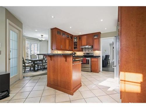 629 Burning Bush Road, Waterloo, ON - Indoor Photo Showing Kitchen