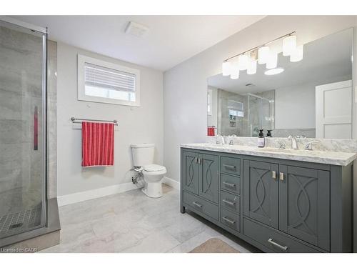 629 Burning Bush Road, Waterloo, ON - Indoor Photo Showing Bathroom