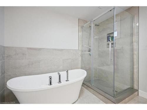 629 Burning Bush Road, Waterloo, ON - Indoor Photo Showing Bathroom