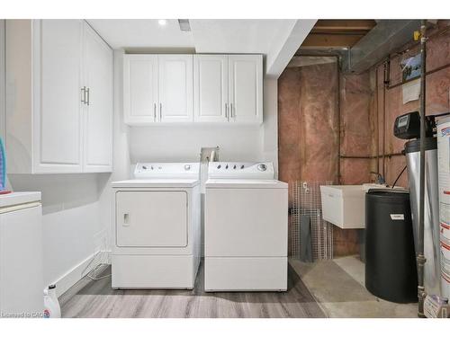 629 Burning Bush Road, Waterloo, ON - Indoor Photo Showing Laundry Room