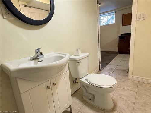 B-61 Eby Street, Kitchener, ON - Indoor Photo Showing Bathroom