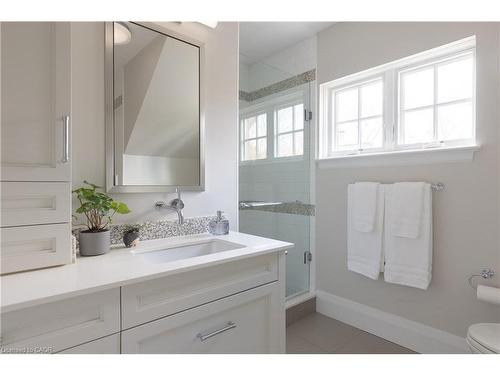 247 Douglas Avenue, Oakville, ON - Indoor Photo Showing Bathroom
