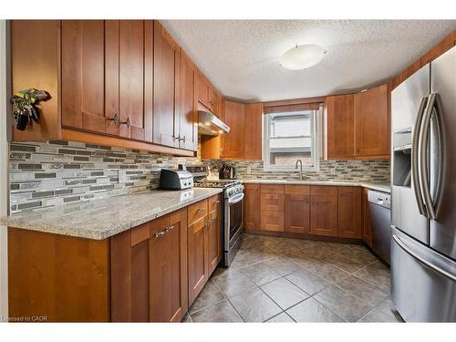 122 Grand River Boulevard, Kitchener, ON - Indoor Photo Showing Kitchen