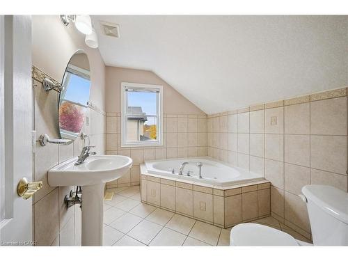122 Grand River Boulevard, Kitchener, ON - Indoor Photo Showing Bathroom