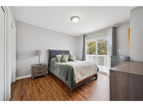 122 Grand River Boulevard, Kitchener, ON - Indoor Photo Showing Bedroom
