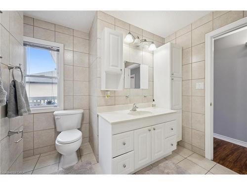 122 Grand River Boulevard, Kitchener, ON - Indoor Photo Showing Bathroom
