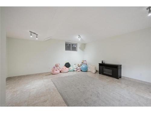 122 Grand River Boulevard, Kitchener, ON - Indoor