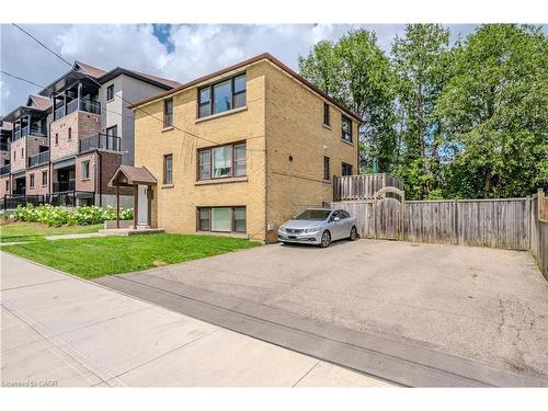 3-102 Sydney Street N, Kitchener, ON - Outdoor