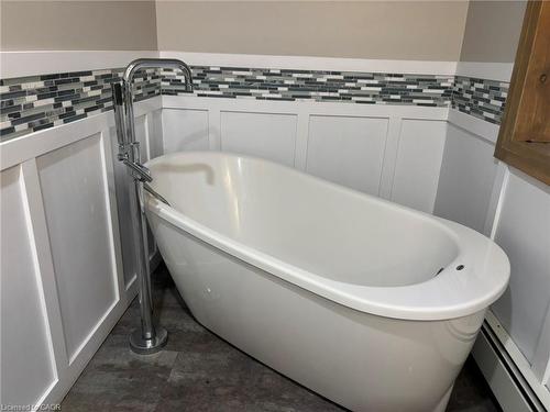 2916 Shannonville Road, Tyendinaga, ON - Indoor Photo Showing Bathroom