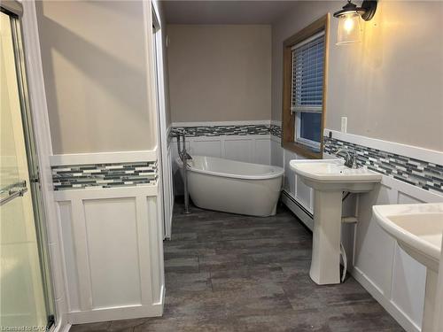 2916 Shannonville Road, Tyendinaga, ON - Indoor Photo Showing Bathroom
