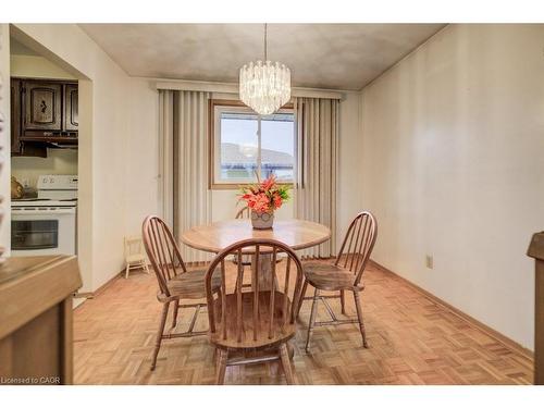 131 Thunderbird Drive, Cambridge, ON - Indoor Photo Showing Dining Room