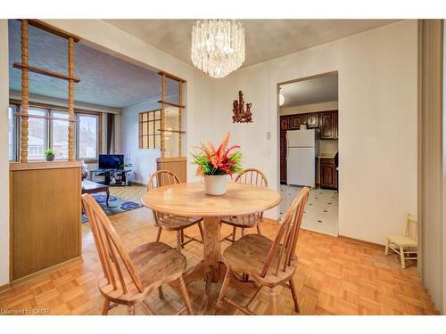 131 Thunderbird Drive, Cambridge, ON - Indoor Photo Showing Dining Room