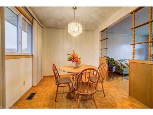 131 Thunderbird Drive, Cambridge, ON - Indoor Photo Showing Dining Room
