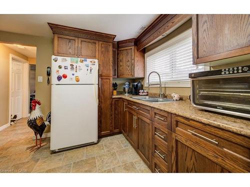 131 Thunderbird Drive, Cambridge, ON - Indoor Photo Showing Kitchen With Double Sink