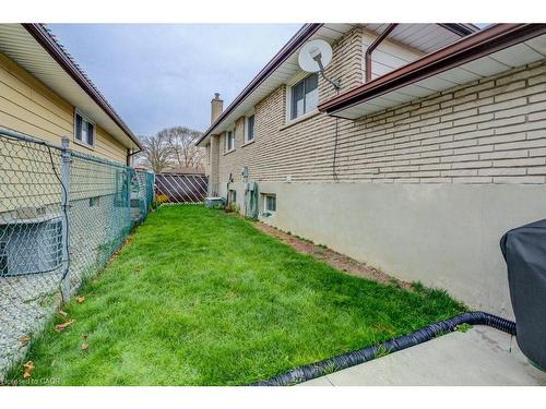 131 Thunderbird Drive, Cambridge, ON - Outdoor With Exterior