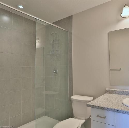 29 Ridgemount Street, Kitchener, ON - Indoor Photo Showing Bathroom