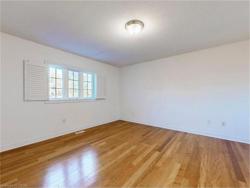 301 Mohawk Road, Oakville, ON - Indoor Photo Showing Other Room