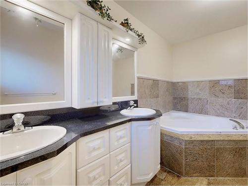 301 Mohawk Road, Oakville, ON - Indoor Photo Showing Bathroom