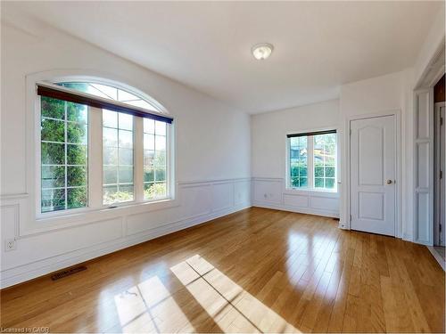 301 Mohawk Road, Oakville, ON - Indoor Photo Showing Other Room