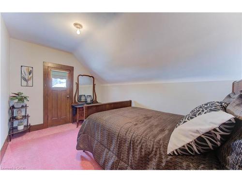 160 Glasgow Street, Kitchener, ON - Indoor Photo Showing Bedroom
