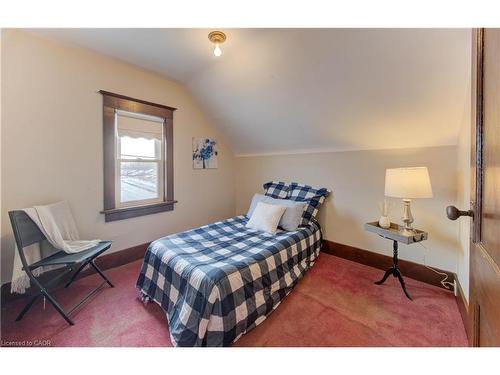 160 Glasgow Street, Kitchener, ON - Indoor Photo Showing Bedroom