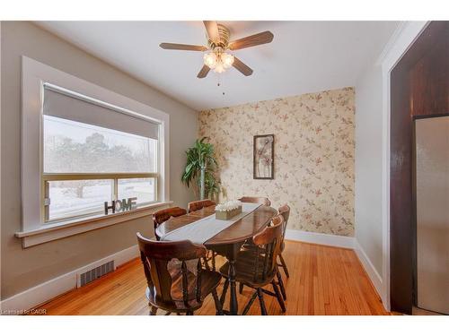 160 Glasgow Street, Kitchener, ON - Indoor Photo Showing Dining Room
