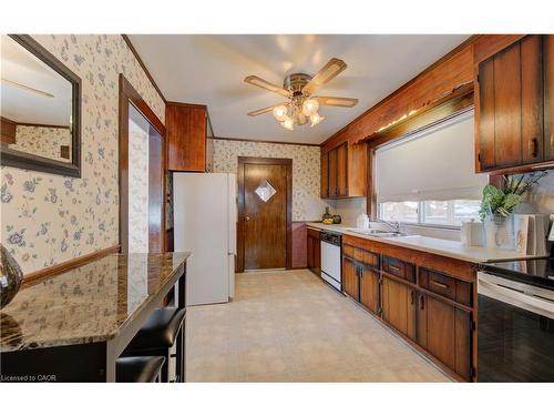 160 Glasgow Street, Kitchener, ON - Indoor Photo Showing Kitchen