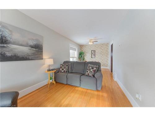 160 Glasgow Street, Kitchener, ON - Indoor Photo Showing Living Room
