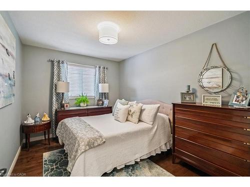 12 Sophia Drive, Stoney Creek, ON - Indoor Photo Showing Bedroom
