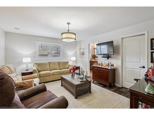 12 Sophia Drive, Stoney Creek, ON - Indoor Photo Showing Living Room