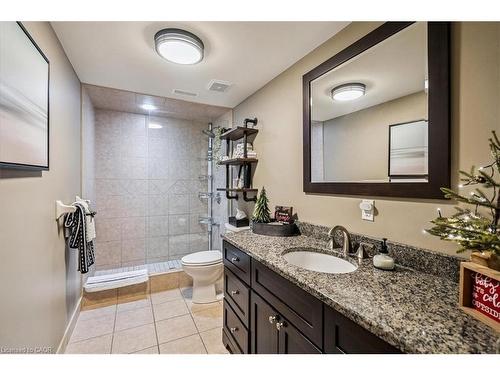 12 Sophia Drive, Stoney Creek, ON - Indoor Photo Showing Bathroom