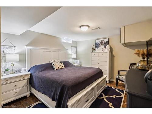 12 Sophia Drive, Stoney Creek, ON - Indoor Photo Showing Bedroom
