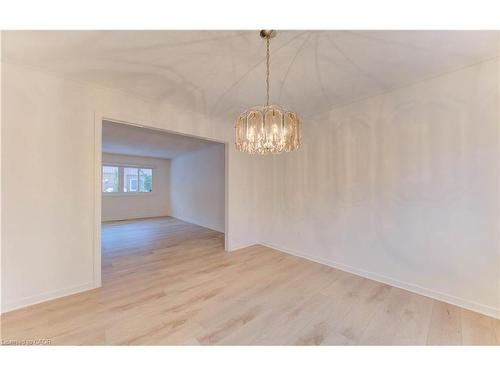 52-121 University Avenue E, Waterloo, ON - Indoor Photo Showing Other Room