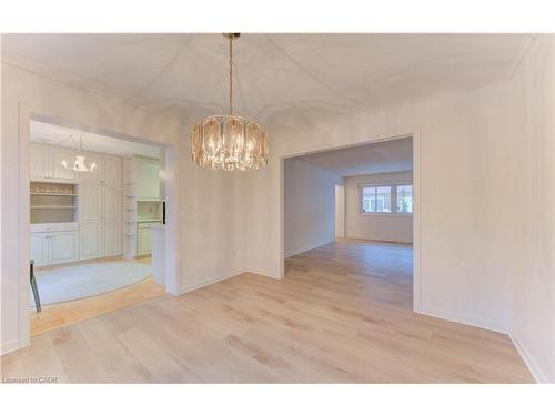 52-121 University Avenue E, Waterloo, ON - Indoor Photo Showing Other Room