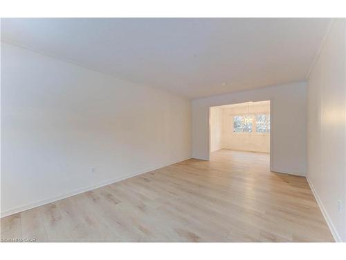 52-121 University Avenue E, Waterloo, ON - Indoor Photo Showing Other Room