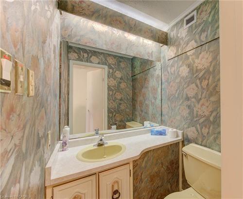 52-121 University Avenue E, Waterloo, ON - Indoor Photo Showing Bathroom