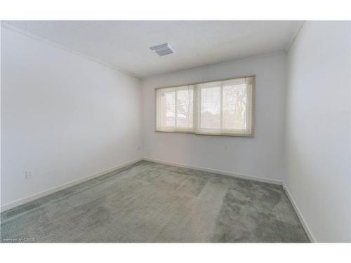 52-121 University Avenue E, Waterloo, ON - Indoor Photo Showing Other Room