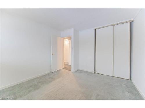 52-121 University Avenue E, Waterloo, ON - Indoor Photo Showing Other Room
