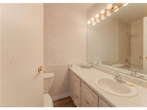 52-121 University Avenue E, Waterloo, ON - Indoor Photo Showing Bathroom