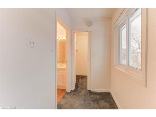 52-121 University Avenue E, Waterloo, ON - Indoor Photo Showing Other Room