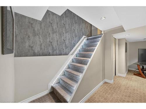 2-4198 Longmoor Drive, Burlington, ON - Indoor Photo Showing Other Room