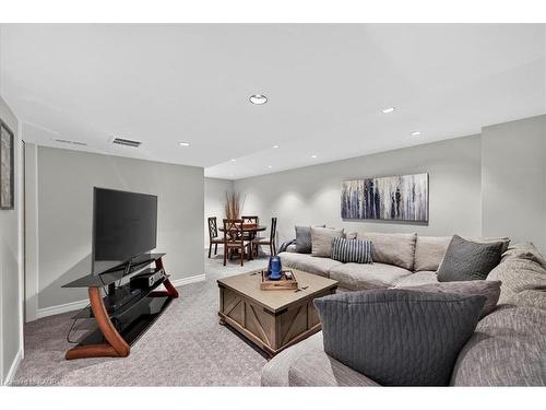 2-4198 Longmoor Drive, Burlington, ON - Indoor Photo Showing Living Room