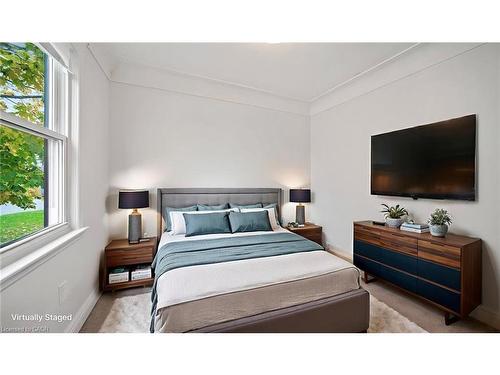 661 Brighton Avenue, Hamilton, ON - Indoor Photo Showing Bedroom