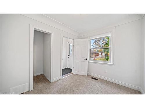 661 Brighton Avenue, Hamilton, ON - Indoor Photo Showing Other Room