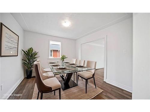 661 Brighton Avenue, Hamilton, ON - Indoor Photo Showing Dining Room