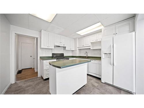 661 Brighton Avenue, Hamilton, ON - Indoor Photo Showing Kitchen