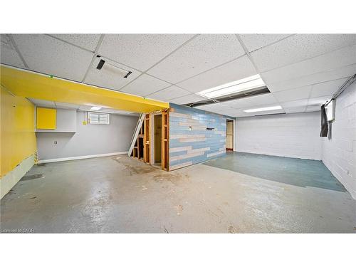 661 Brighton Avenue, Hamilton, ON - Indoor Photo Showing Garage