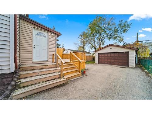 661 Brighton Avenue, Hamilton, ON - Outdoor