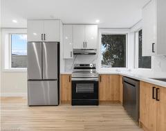 1-264 Thayer Avenue  Hamilton, ON L9A 1J7